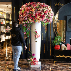 Different flowers for stand