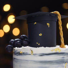 Graduation cake ( 2 KG )